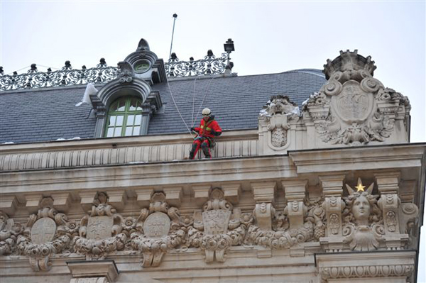 Travail en hauteur sur toiture, château d'eau et pylône - avec suspension