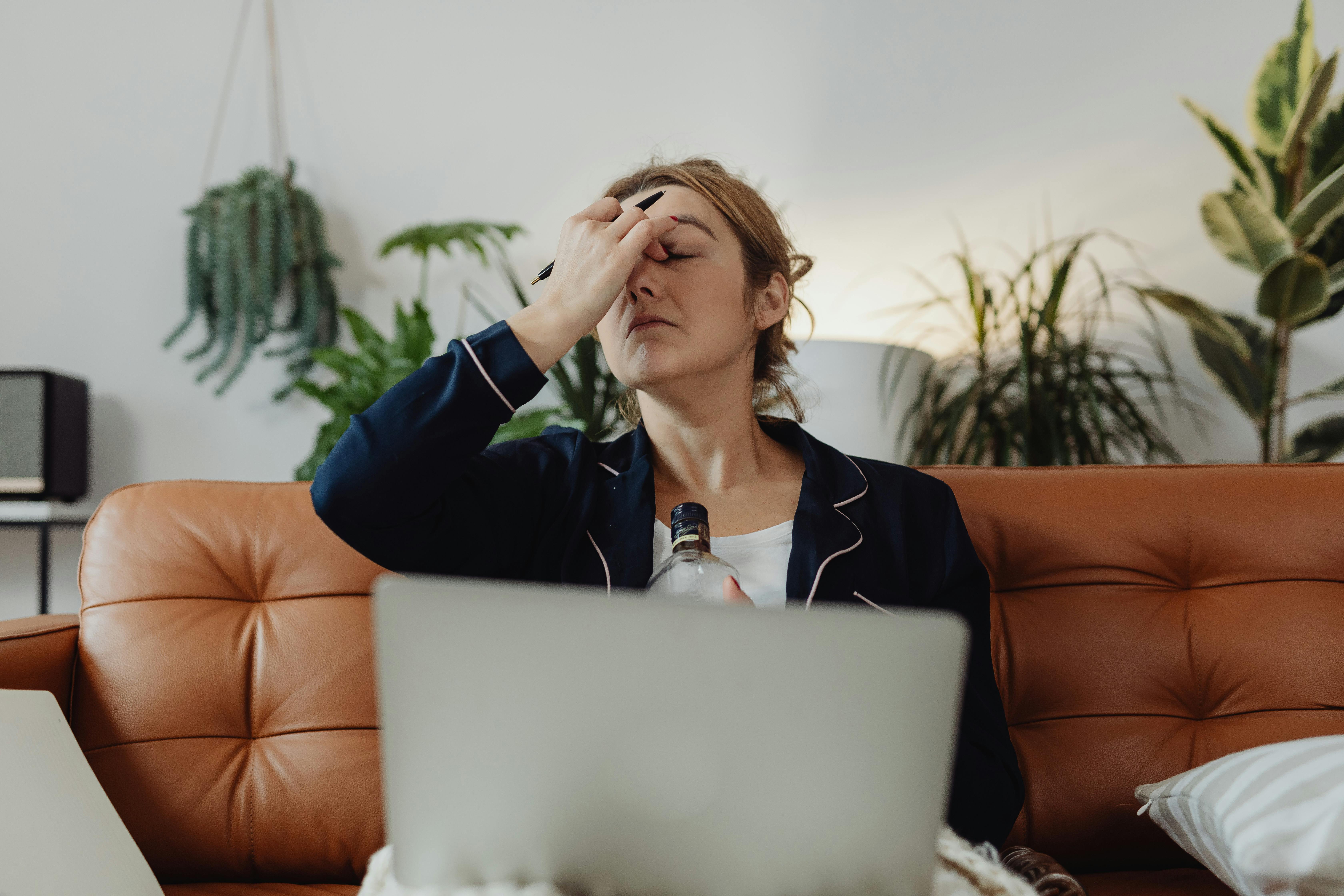 Absentéisme, alcool, drogue, vol, perte du permis de conduire, incarcération du salarié : Comment faire face à ces situations ?