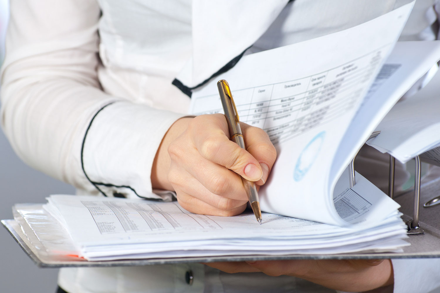 Compliance et conformité réglementaire : douane, sécurité produits et traçabilité