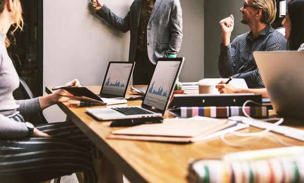 Élaborer et piloter une stratégie marketing et commerciale