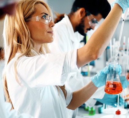 Gestion de crise dans les laboratoires d'Analyses Microbiologiques et Biochimiques