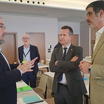 Collaboration Élus et Directions Opérationnelles dans la Fonction Publique Territoriale