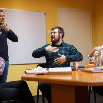 Langue des Signes Française, initiation (niveau A1 du CECRL)