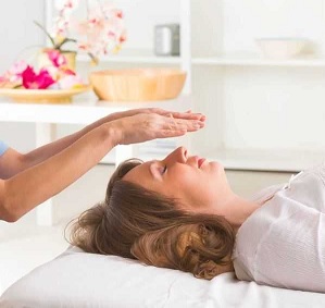 Magnétiseuse et Magnétiseur : Guérir par les Mains