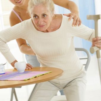 Sécuriser et prévenir les chutes des personnes âgées