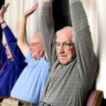 Animer des séances d’activité corporelle douce pour personnes âgées dépendantes